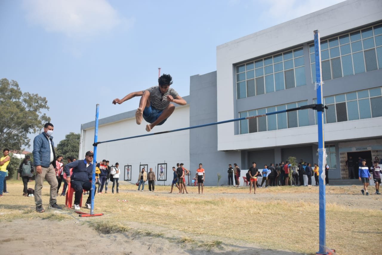 हल्द्वानी– खेल महाकुंभ के दूसरे दिन एथलेक्टिस, खो-खो, बालीबॉल, बैडमिंटन तथा टेबल-टेनिस प्रतियोगिताओं  में खिलाडियों ने दिखाया अपना दम