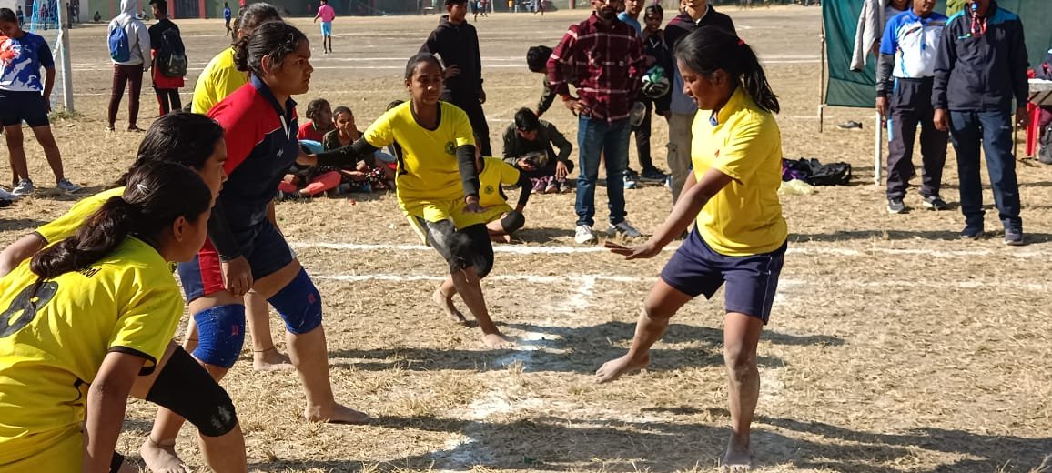 हल्द्वानी–  मिनी स्टेडियम में चल रहे खेल महाकुंभ के चौथे दिन खिलाड़ियों ने कबड्डी, बॉक्सिंग और ताइक्वांडो प्रतियोगिता में दिखाया दम