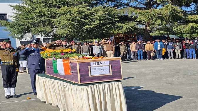 सैनिक स्कूल घोड़ाखाल में दी गई शहीद संजय सिंह बिष्ट को श्रद्धांजलि, शहादत को किया नमन